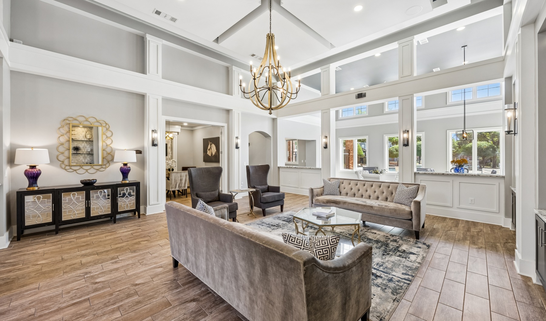 Perfect Blend of Sophistication and Comfort
